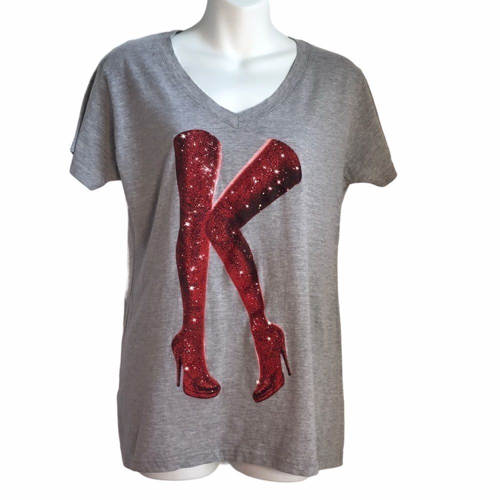 Kinky Boots Graphic Top Gray Short Sleeve